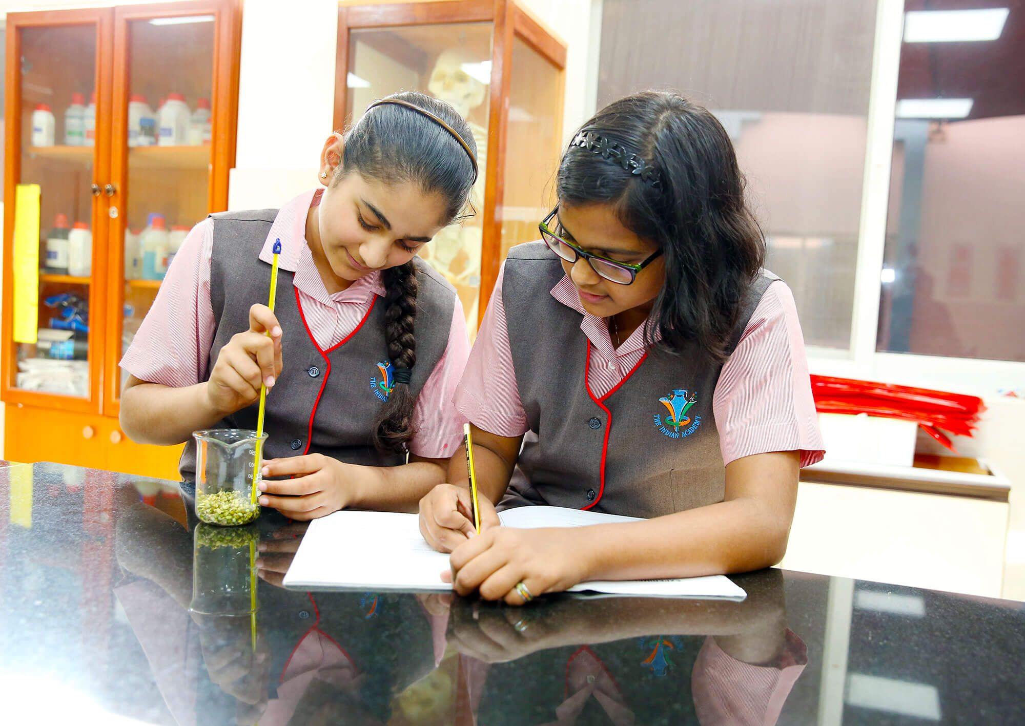 Why Choose a CBSE Curriculum School in Dubai ? - The Indian Academy, Dubai